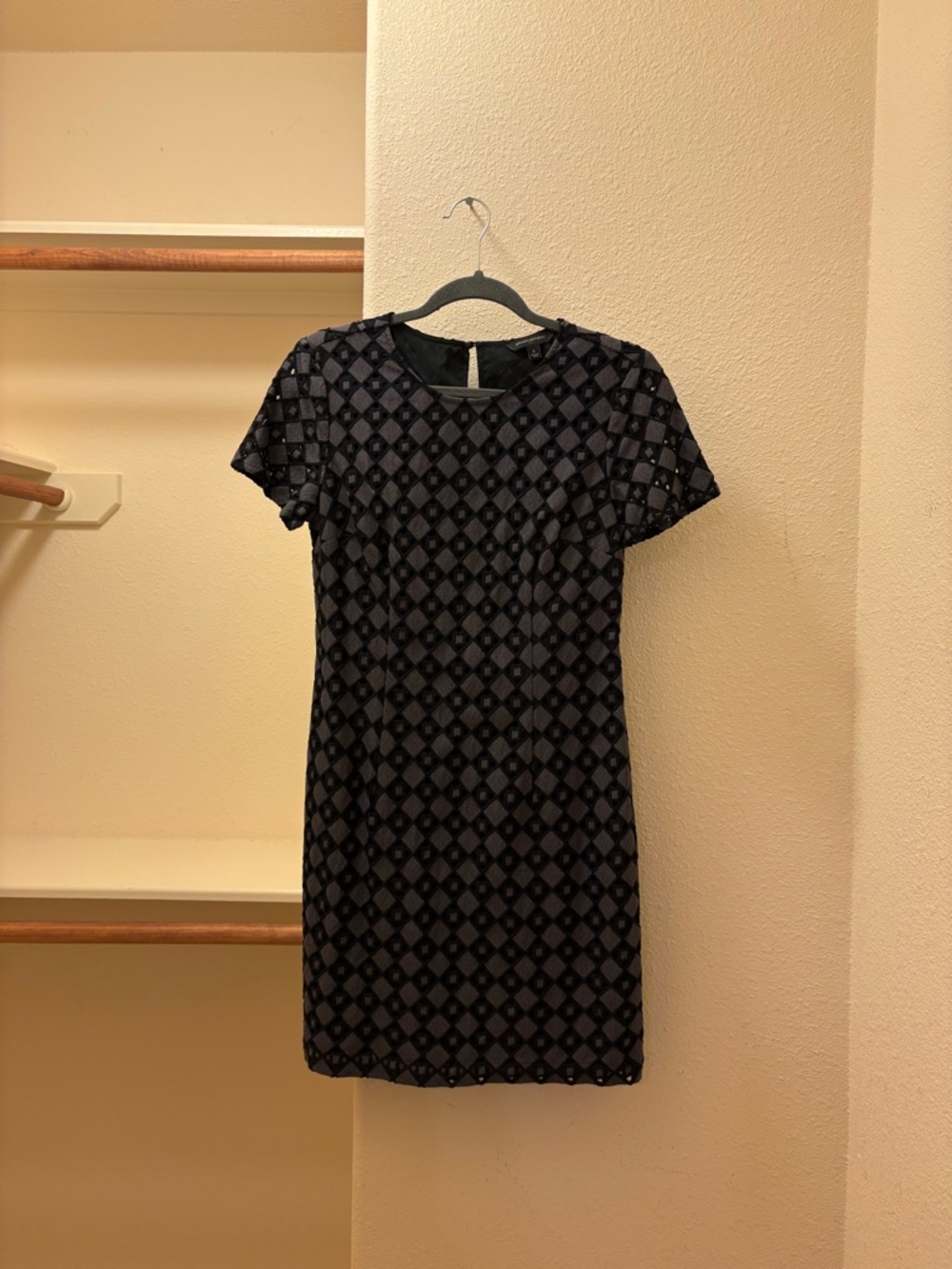 Banana Republic Black Geometric Short Sleeve Sheath Dress